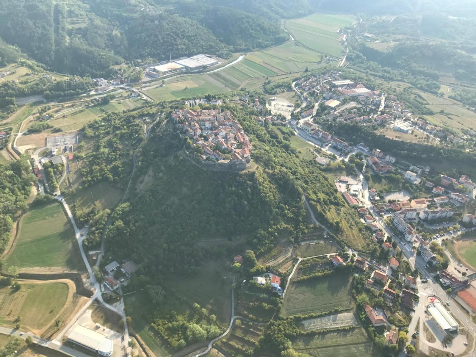 Studio Apartman Bari Buzet Bagian luar foto